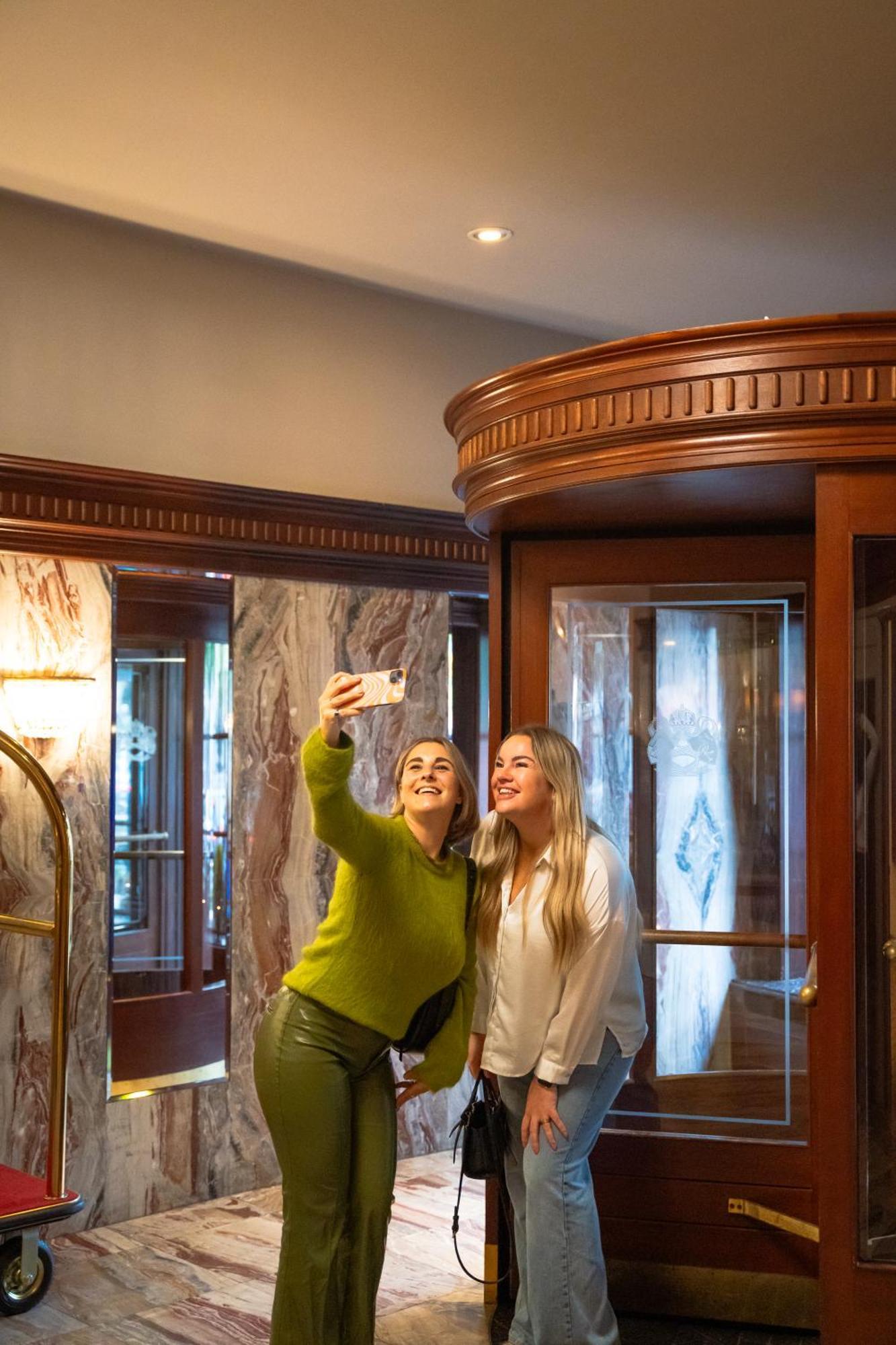 Boutique Hotel Corona Den Haag Bagian luar foto